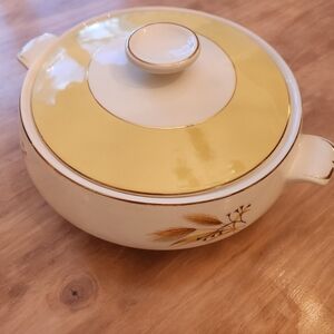 Rare Vintage Century Yellow And White Wheat Design With Gold Ceramic Pot & Cover